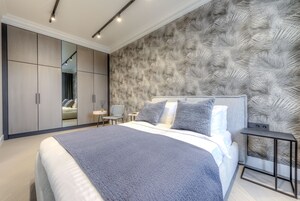 Luxury One Bedroom Apartment, Town Hall sq. View (Didzioji St. 20) | Ylelliset vuodevaatteet, yksilöllisesti sisustettu