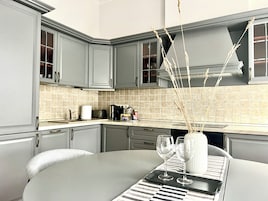 Comfort 3 Bedrooms Apartment, Park View - Rudninku St. 12 | Private kitchen | Coffee/tea maker, fridge, microwave, oven
