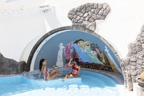 Seasonal outdoor pool, open 9:00 AM to 8:00 PM, sun loungers - Erato Apartments (Santorini)