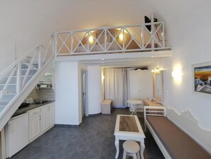 Maisonette (2 adults) | 1 chambre, coffres-forts dans les chambres, Wi-Fi gratuit, draps fournis