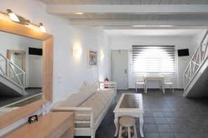 Maisonette (2 adults) | Vardagsrum | Platt-tv