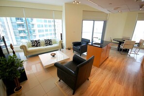 Appartement, 1 chambre | Coin séjour | Télévision