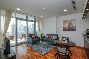 Apartment, 1 Schlafzimmer | Wohnbereich | Fernseher