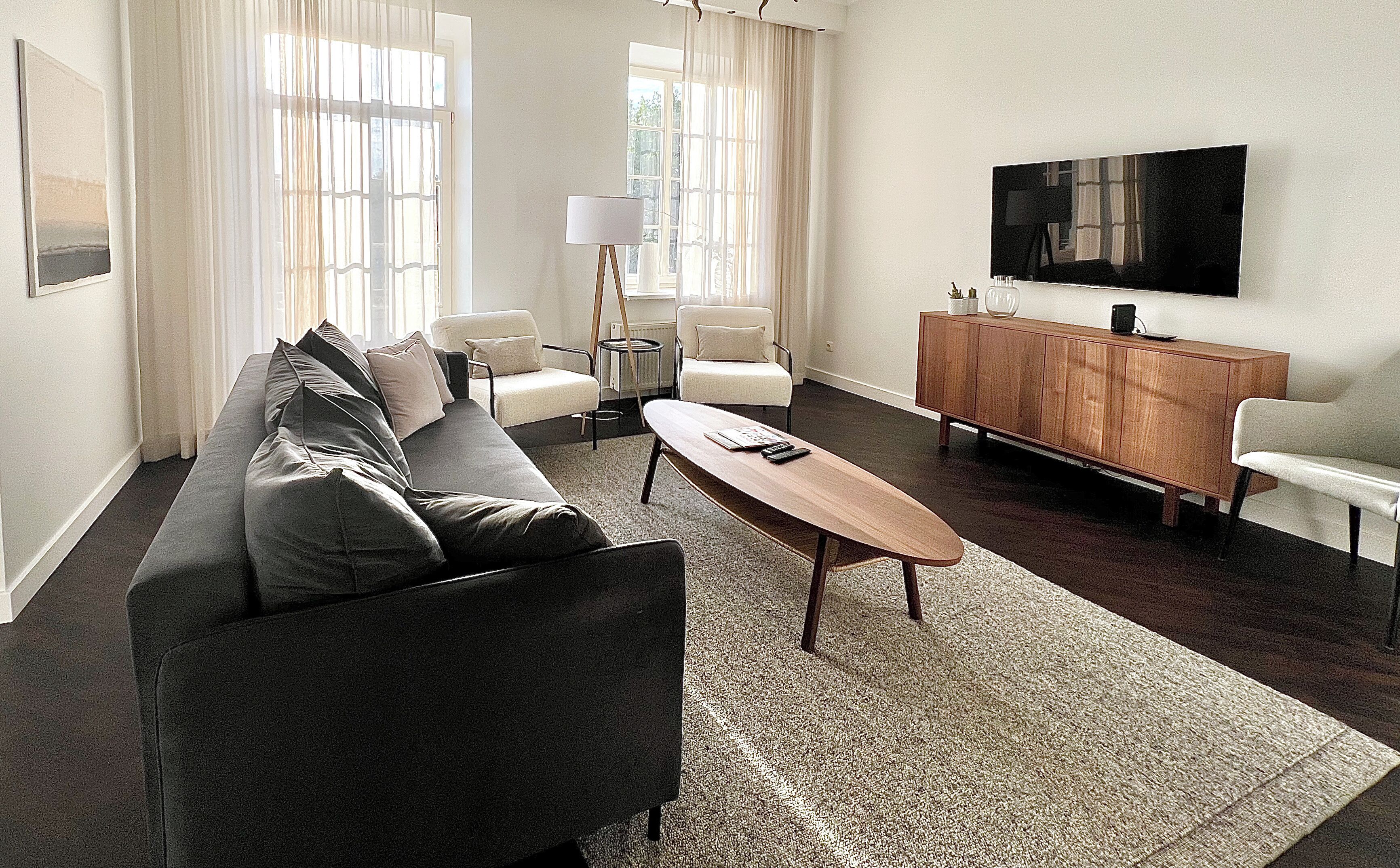 superior suite | living area | 43-inch lcd tv with cable channels, tv, netflix