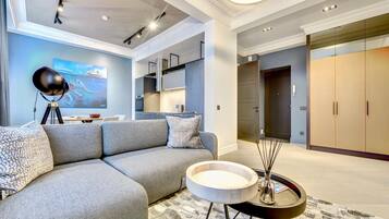 Luxury Apartment Town Hall sq. View Didzioji St.20 | 3 habitaciones, ropa de cama de alta calidad y decoración personalizada