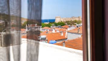 Deluxe Quadruple Room | City view