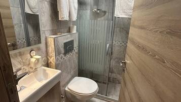 Laptop workspace, free WiFi, bed sheets