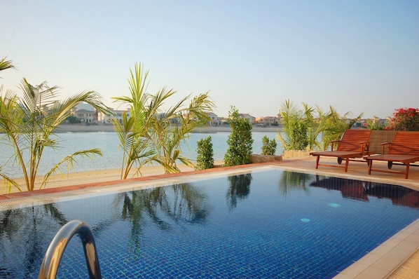 Villa, 5 Bedrooms | Terrace/patio