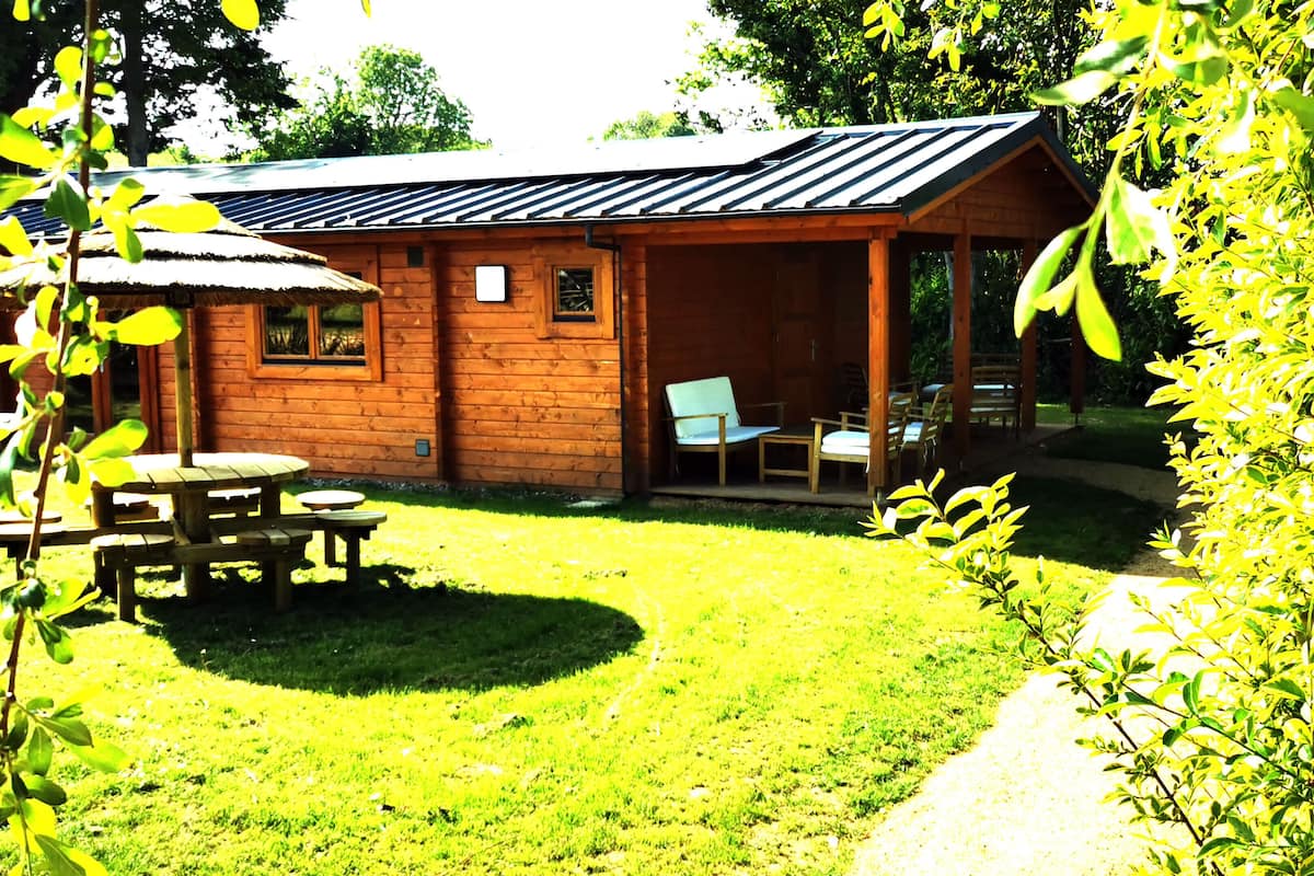 Family Chalet, 3 Bedrooms, 2 Bathrooms | 2 bedrooms, in-room safe, individually decorated, individually furnished