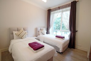 Apartment, 2 Schlafzimmer | 2 Schlafzimmer, Zimmersafe, Verdunkelungsvorhänge, Bügeleisen/Bügelbrett