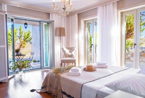 Minibar, soundproofing, free WiFi, bed sheets - Bozcaada Panorama Hotel (Bozcaada)