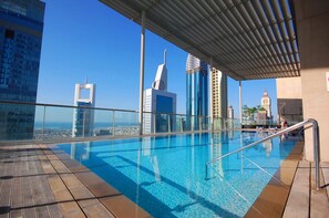 Outdoor pool, a rooftop pool - E&T Holiday Homes - Liberty House (Dubai)