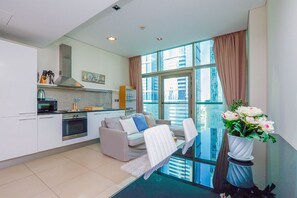 Studio | Living area | TV - E&T Holiday Homes - Liberty House (Dubai)
