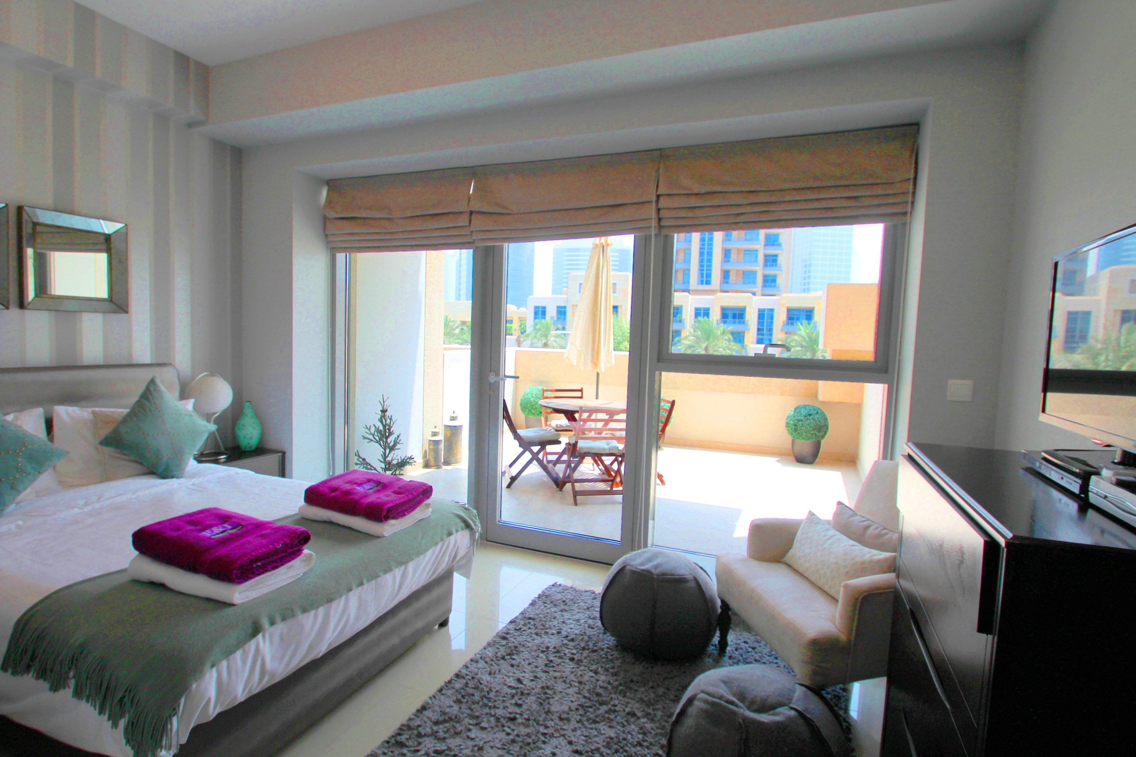 Studio | In-room safe, blackout drapes, iron/ironing board, free WiFi