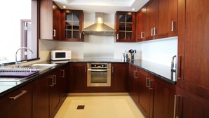Apartment, 1 Bedroom | Private kitchen - Kennedy Towers - 29 Boulevard (Dubai)