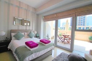 Studio | In-room safe, blackout drapes, iron/ironing board, free WiFi - Kennedy Towers - 29 Boulevard (Dubai)