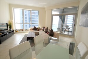 Apartment, 2 Bedrooms | Living area