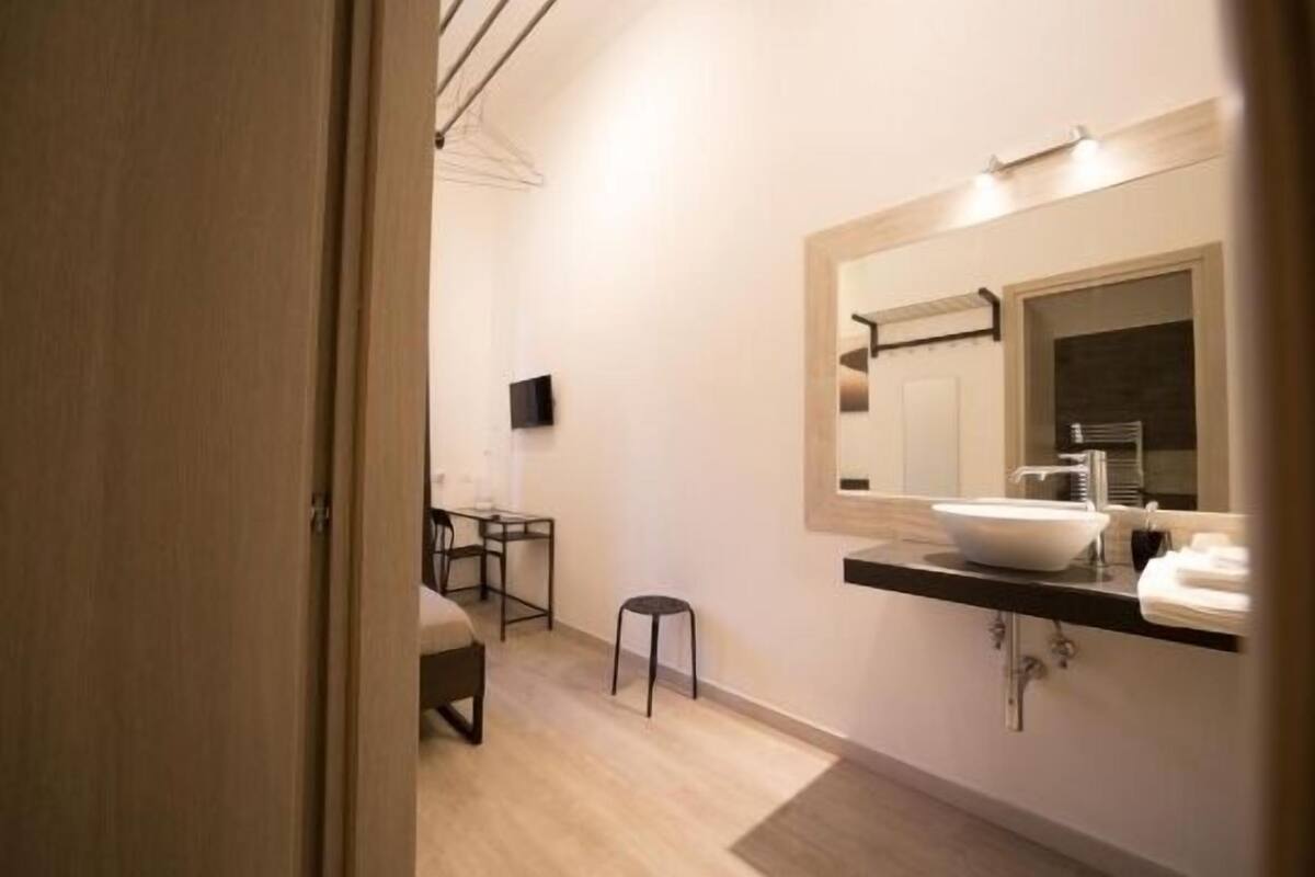 Double Room | Desk, laptop workspace, WiFi (free)