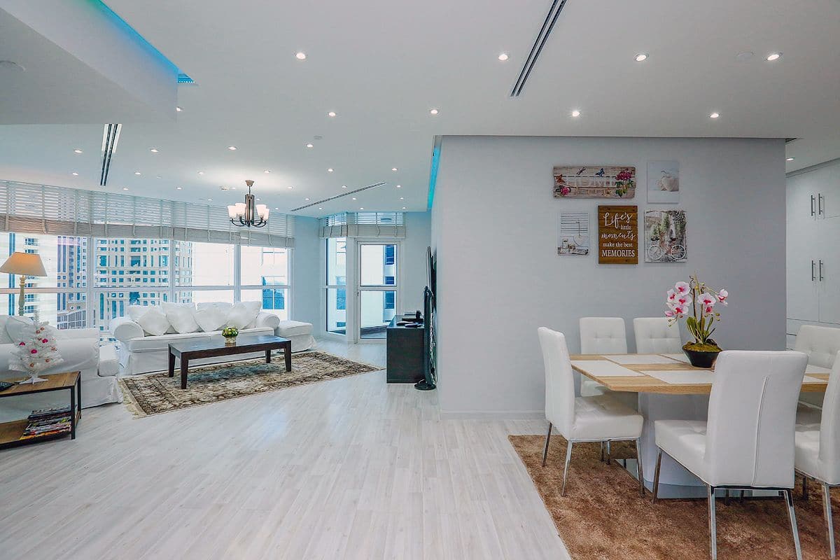 Apartment, 3 Bedrooms, Pool Access | Ruang tamu | TV