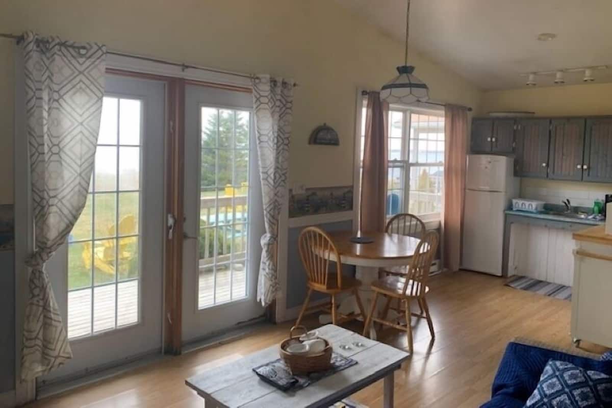 Cottage 3 - Gulls Nest | Living area | TV, fireplace