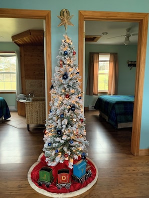 Cottage 1 - Land and Sea | Living area - Whispering Waves Cottages (Ingomar)