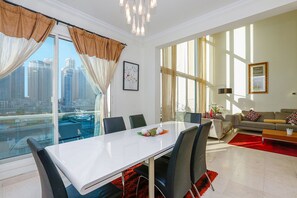 3 bedrooms, in-room safe, blackout curtains, iron/ironing board - Kennedy Towers - Emerald Residence (Dubai)