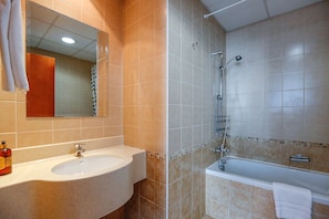 Bathroom - Kennedy Towers - Marina View (Dubai)