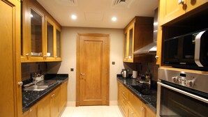 Unclassified image, 4 of 12, button - Kennedy Towers - Reehan 8 (Dubai)