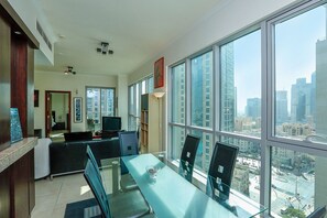 Apartment, 1 Schlafzimmer | Essbereich im Zimmer