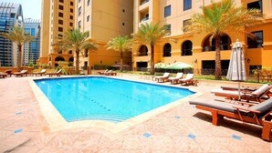 Departamento, 2 habitaciones | Alberca al aire libre