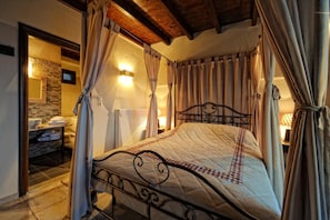 Soundproofing, iron/ironing board, free cribs/infant beds, free WiFi