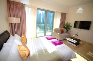 Studio | In-room safe, blackout curtains, iron/ironing board, free WiFi