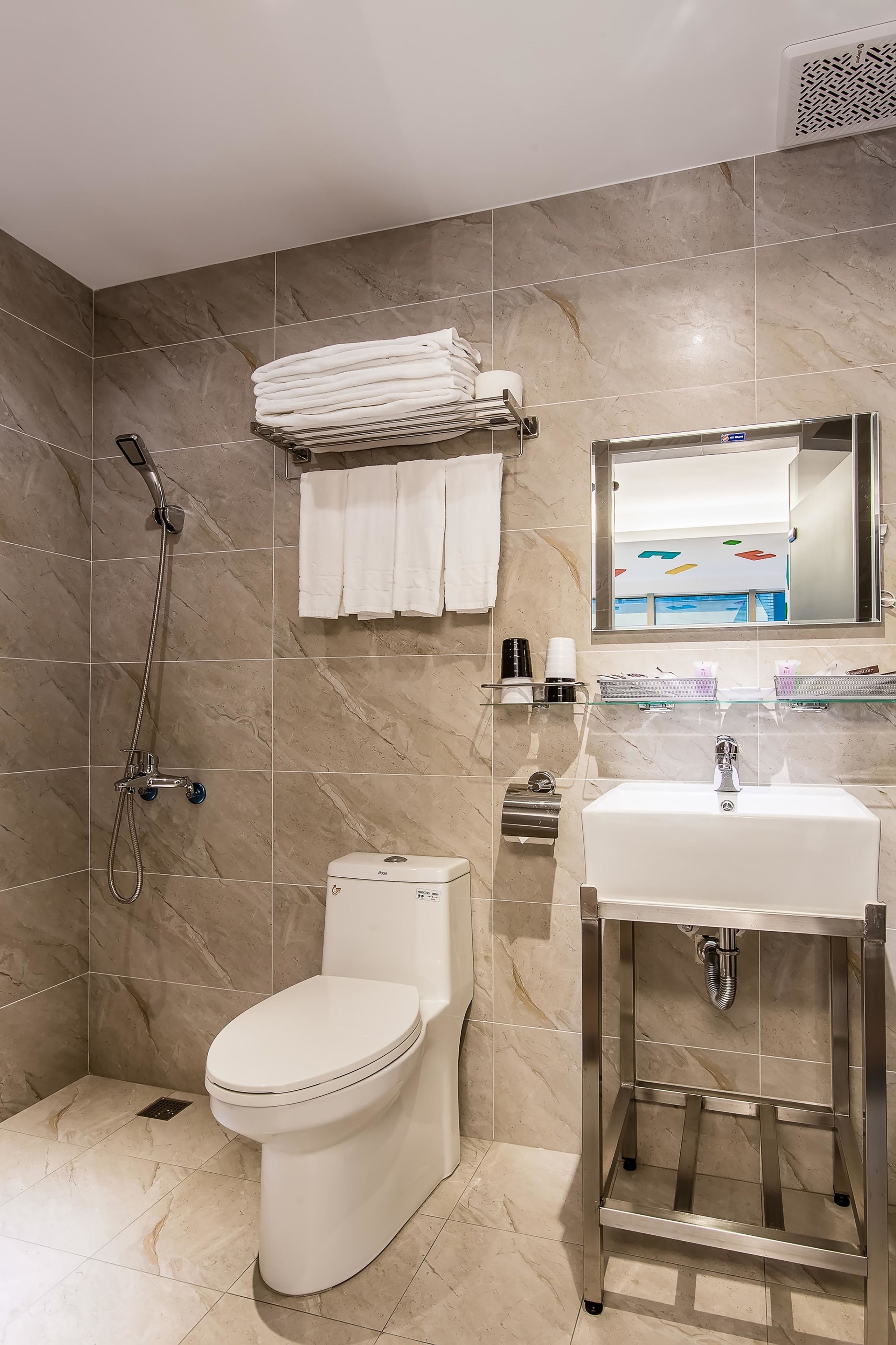 shower, rainfall showerhead, free toiletries, hair dryer