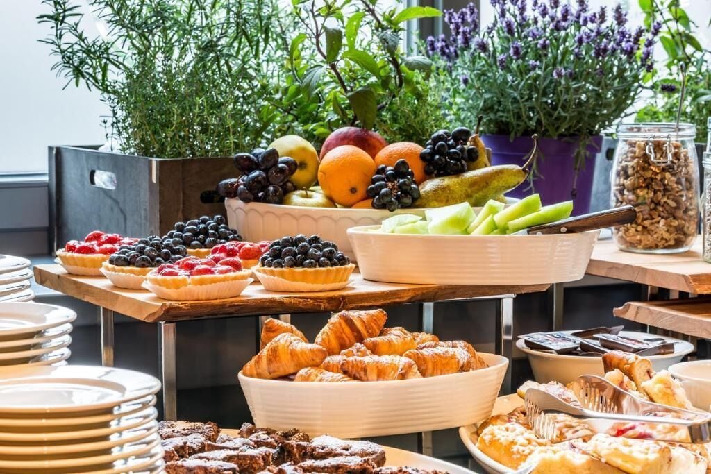 Daily buffet breakfast for a fee