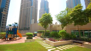 Children’s play area – outdoor - Kennedy Towers - Residences 3 (Dubai)