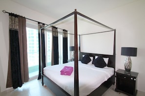 2 bedrooms, in-room safe, iron/ironing board, free WiFi