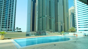 Outdoor pool - Kennedy Towers - Marina Heights (Dubai)