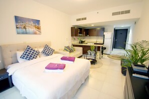 Apartment | In-room safe, blackout drapes, iron/ironing board, free WiFi