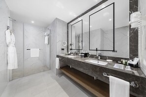 Junior Suite | Bathroom