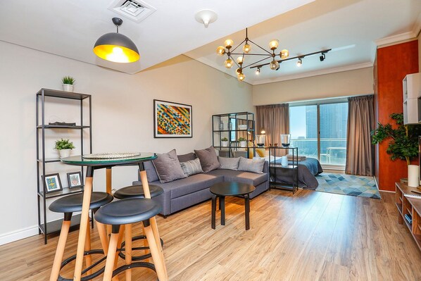 Studio | Living area