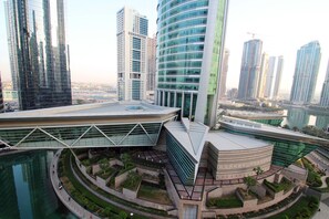 Property grounds - Kennedy Towers - Lake Terrace (Dubai)