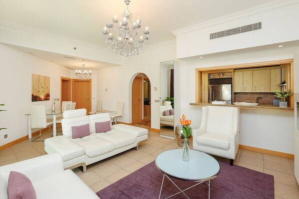 Apartment, 2 Schlafzimmer | Wohnzimmer | Fernseher