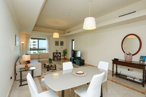 Apartment, 1 Bedroom | Living area