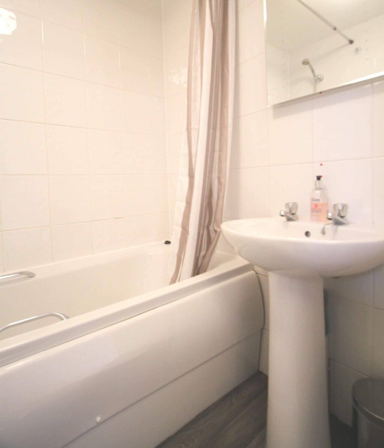 Tomannsrom – standard, eget bad | Bad