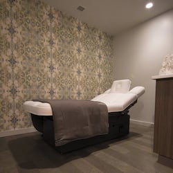 Salas de tratamientos para parejas, sauna, bañera de hidromasaje
