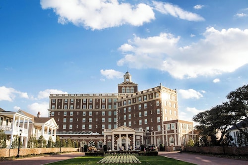 The Historic Cavalier Hotel and Beach Club, Autograph Collection