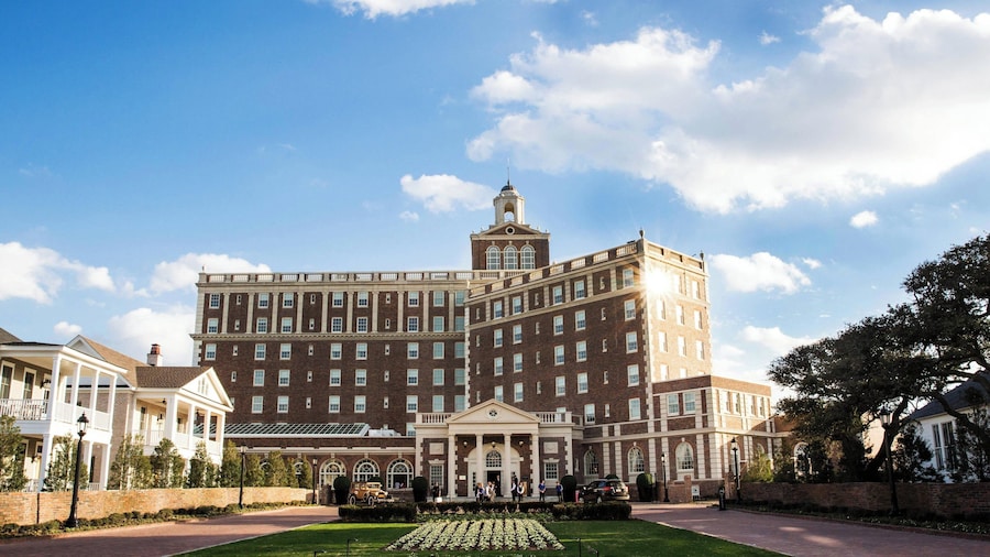 The Historic Cavalier Hotel and Beach Club, Autograph Collection