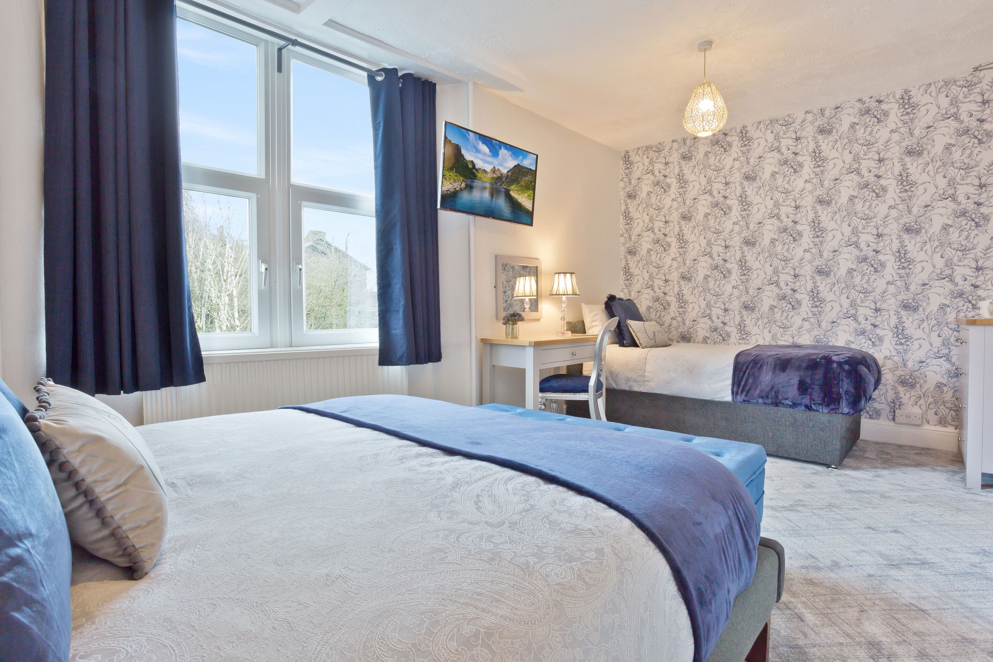 Double or Twin Room, Multiple Beds, Garden View | Premium bedding, iron/ironing board (on request), WiFi (free)