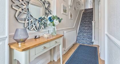 Broadlands Guest House