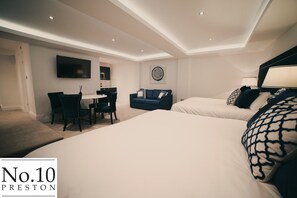 Chambre, cuisine (Kensington, 2 bathrooms with shower) | Literie hypoallergénique, décor unique, ameublement unique